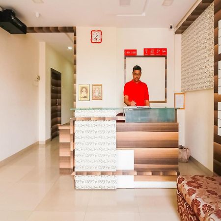 Hotel O Unique Inn Dhule Esterno foto