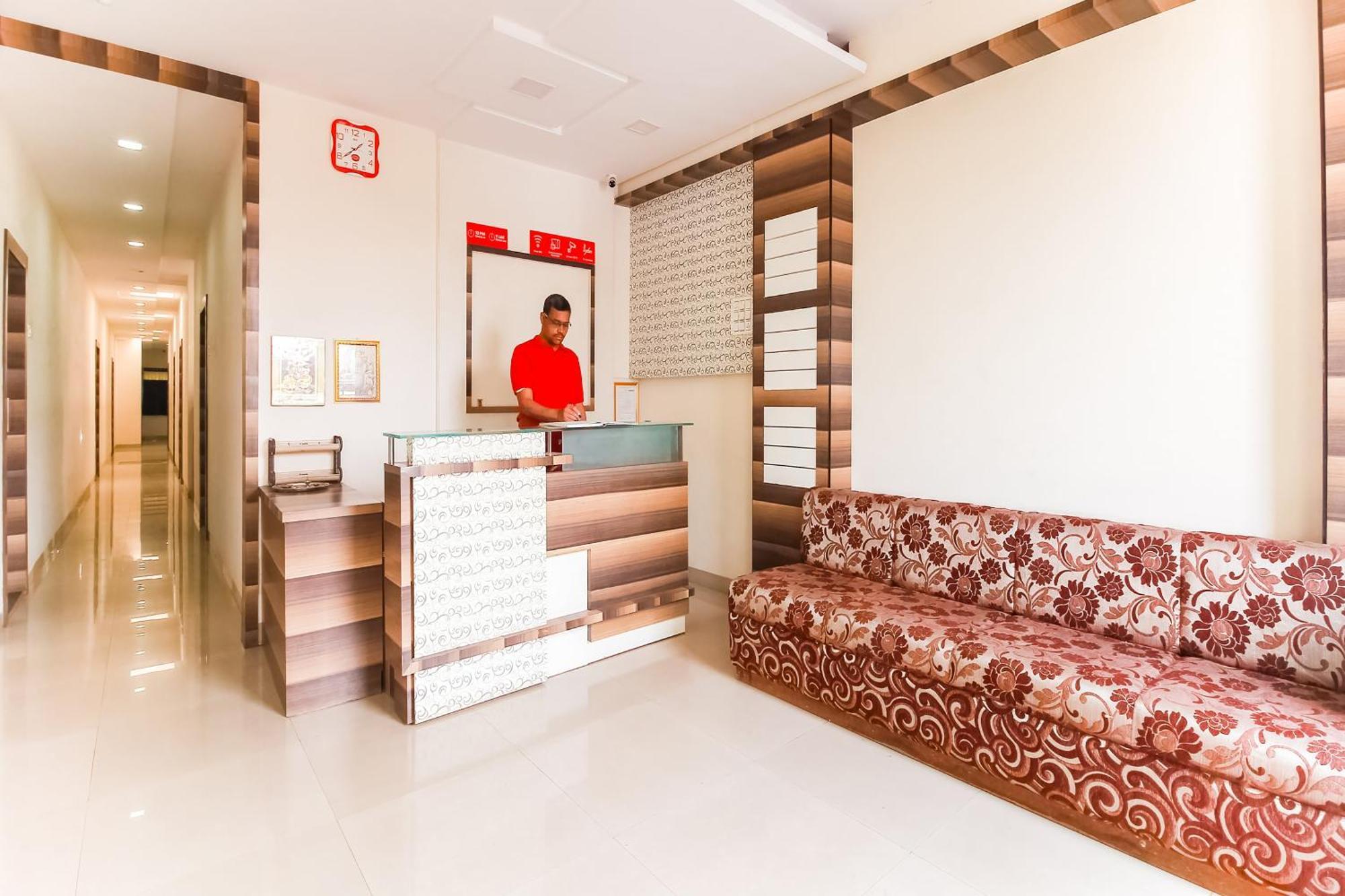 Hotel O Unique Inn Dhule Esterno foto